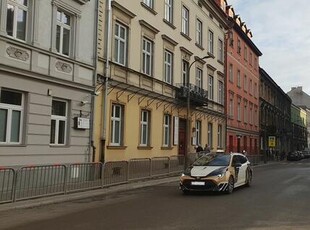 Lokal handlowy z witryną Stare Miasto Kraków blisko Plant.