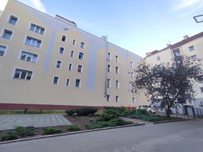 Centrum, druga linia zabudowy, 2pok, 37m2, 235tys.