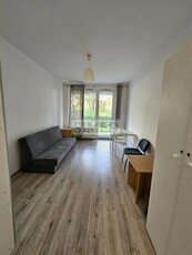 Parter z tarasem i ogródkiem. Nowy apartamentowiec