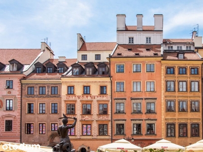 Stare Miasto w Warszawie - Historyczna kamienica t
