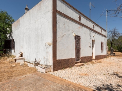 Dom Faro, Faro, Santa Bárbara De Nexe