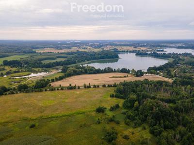 Działka rolna z linią brzegową