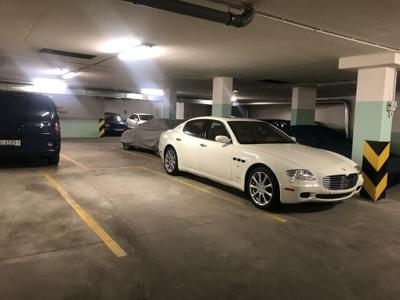 Garaż parking Kabaty ul.Kabacki Dukt 7 wjazd od Na Przyzbie