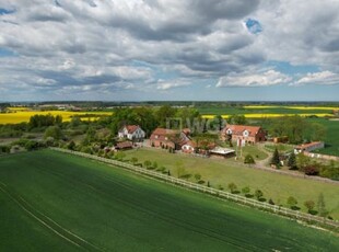 Grunt siedliskowy na sprzedaż Sztum - Wyjątkowy dworek z hotelem i stajnią w Gościszewie