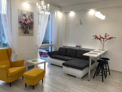 Wynajmę nowoczesny apartament w centrum miasta