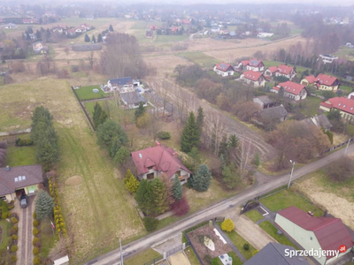 Działka zabudowana budynkiem mieszkalnym