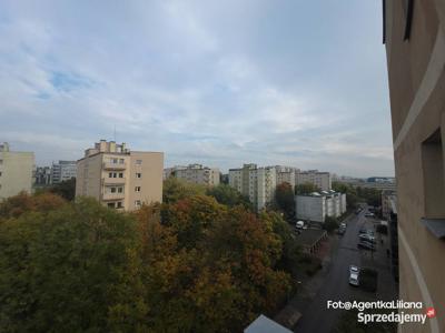 Mokotów dwa pokoje z widną kuchnią i balkonem