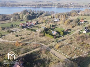 Działka budowlana nad jeziorem / 0,13 ha / Lutry