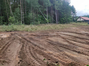 Działka z PNB Kieźliny - Olsztyn otoczona lasem