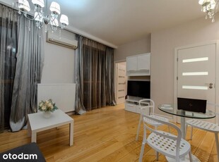 Kompaktowy Apartament - W Otoczeniu Zieleni!