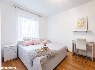 Przestronny Apartament, Blisko Metra Z Garażem