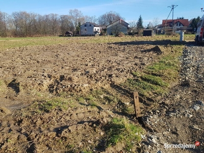 Działka budowlana 9.5a *Media na działce*