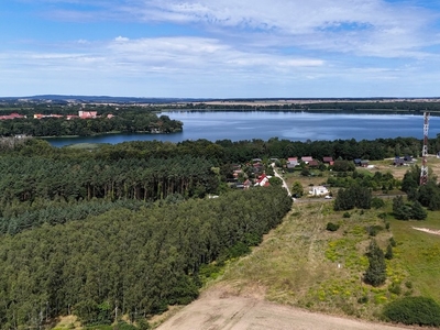 Działka w Moryniu blisko jeziora z wytyczoną drogą