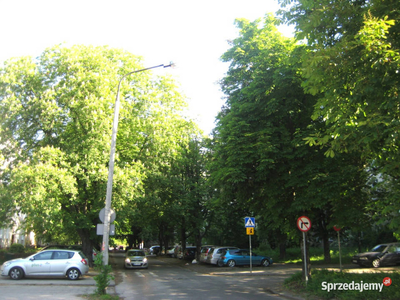 JOLIOT CURIE 30: GÓRNY MOKOTÓW 2 POK. 42 M2, METRO