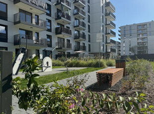 Rodzinne, 4 pokoje, 2 garaże, boks, duży balkon