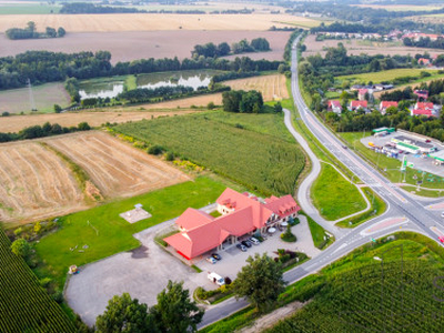 Budynek użytkowy, Podmiejskie