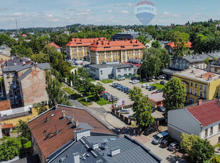 Kamienica w centrum Bielska-Białej z parkingiem