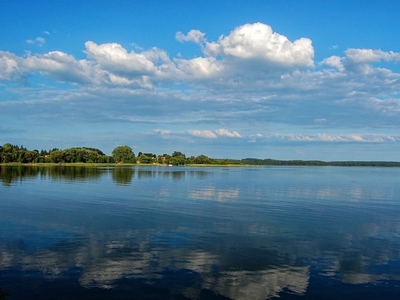 Działka nad jeziorem Pile