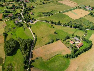 Urokliwa działka na obrzeżach wsi Derc