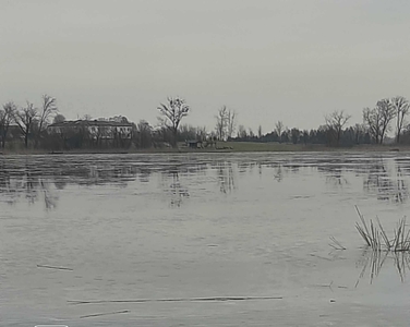 Działka rekreacyjna nad jeziorem