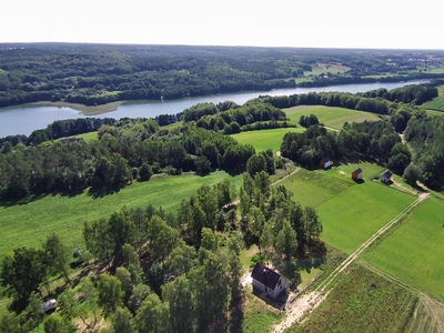 działka budowlana nad jeziorem