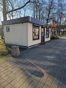 Sprzedam prosperujący kiosk sklep centrum Praszka