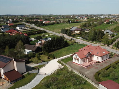 DOM WESELNY 597m2 - Siesławice gm. Busko-Zdrój