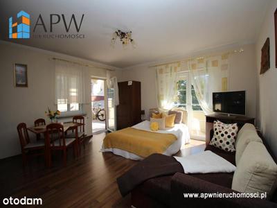 Apartament z dużym tarasem nad morzem