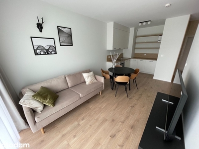 Designerski 2 pokojowy apartament z dużym balkonem