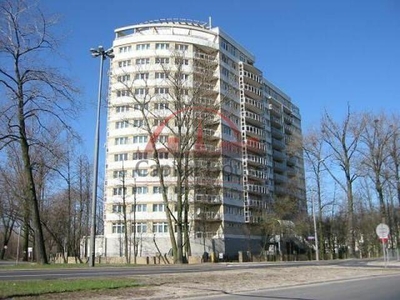 Apartament w budynku z basenem i siłownią