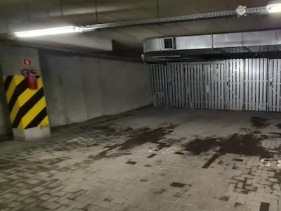 Miejsce postojowe w parking podziemnym - Coopera 6