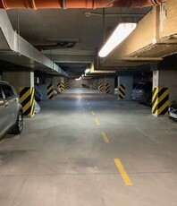 Wynajmę miejsce postojowe, parking, garaż Ostrobramska 83 