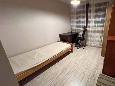 Wynajmę pokój w mieszkaniu 4-pokojowym, ulica Legnicka
