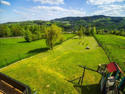 Dom na wzgórzu, 10 km do Sącza / Limanowej, 380 m2, 32 ary