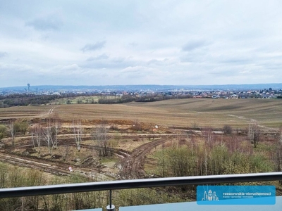 Mieszkanie trzypokojowe na sprzedaż