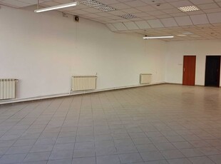 Atrakcyjny lokal 160 m - do wynajęcia - Centrum Jędrzejowa.