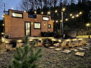 Wynejem domek tiny house bania jacuzzi las rzeka natura