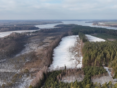 Działka w otulinie lasu niedaleko jeziora Makosiej