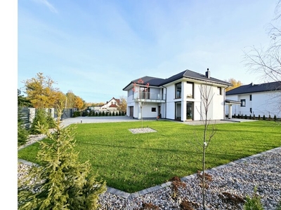 Dom na sprzedaż 240,00 m²