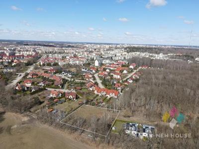 Przestronna działka budowalna, możliwość podziału