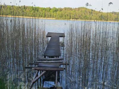 Działka nad jeziorem | z długą własną linią brzegową