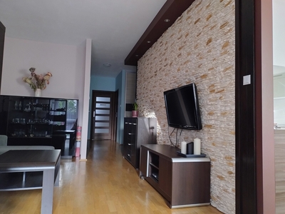 Apartament 3 pokoje na Retkinii bezpośrednio