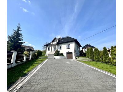 Dom na sprzedaż 280,00 m², oferta nr CYHY755