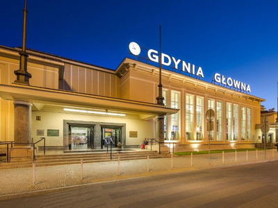 Gdynia, Plac Konstytucji 1 - Dworzec Kolejowy Gdynia Główna