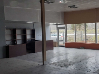 sprzedam pawilon 144 m2 w Koźlu z parkingiem przy drodze krajowej