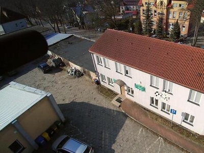 Budynek usługowy z garażami w centrum Łobza