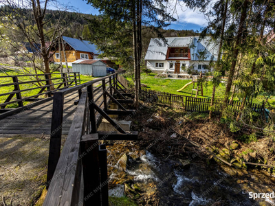 Zawoja - dom nad górskim strumykiem