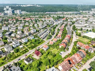 Dom z dużą działką, blisko centrum miasta