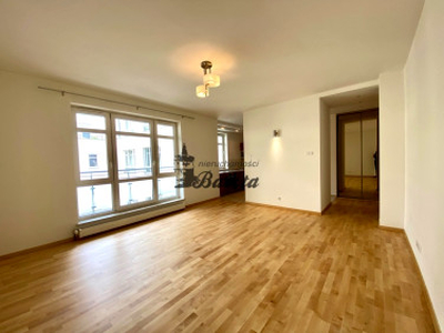 Apartament, Plac Przymierza