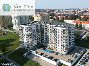 Kawalerka w apartamentowcu na Saskiej Kępie